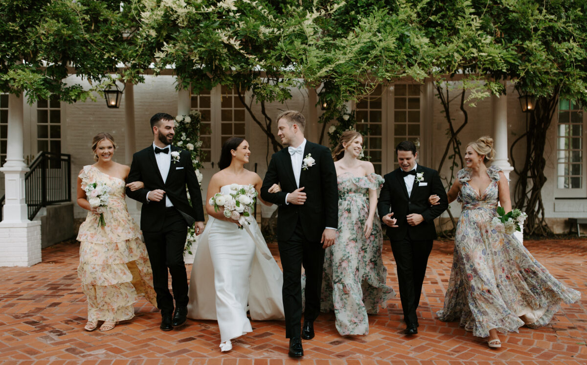 photo of wedding/bridal party at woodbine mansion in Austin, TX